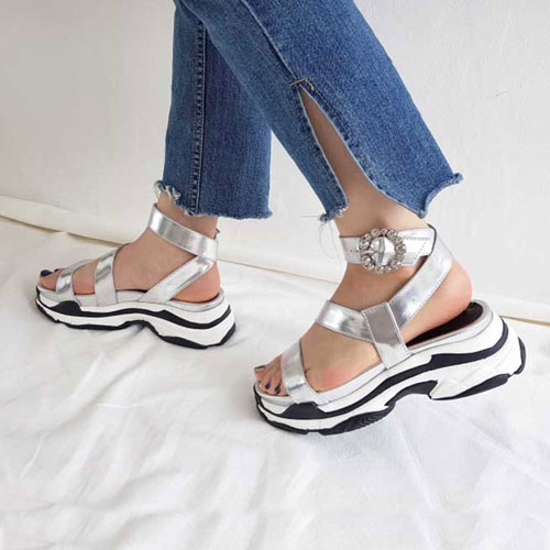 큐빅 버클 여성 여름 신발 발편한 통굽 샌들 (6 cm)