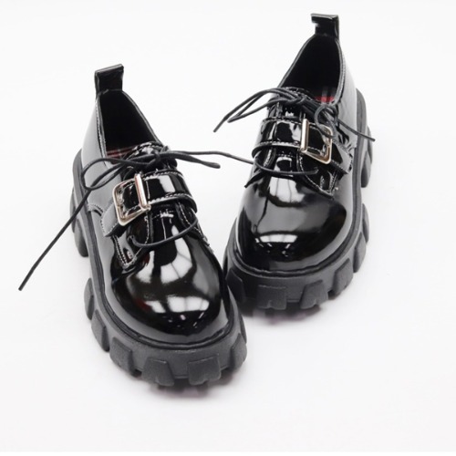 블랙 유광 유니크 미들굽 단화 패션 로퍼 (5cm)